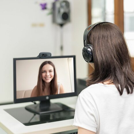 C270 HD Webcam (1280 x 720, audio, USB 2.0)